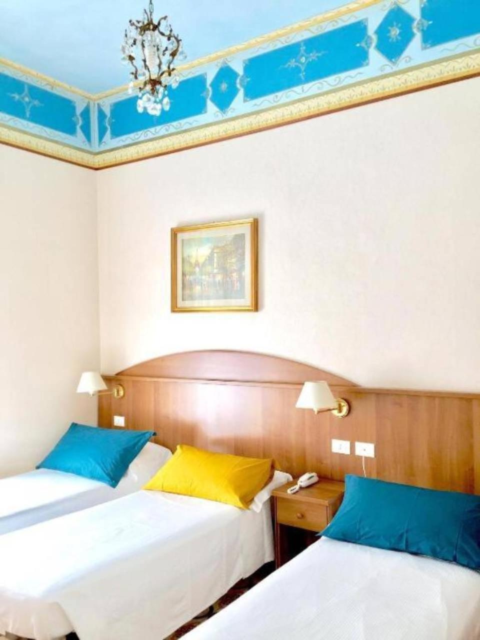 Nahid Accommodation Рим Экстерьер фото