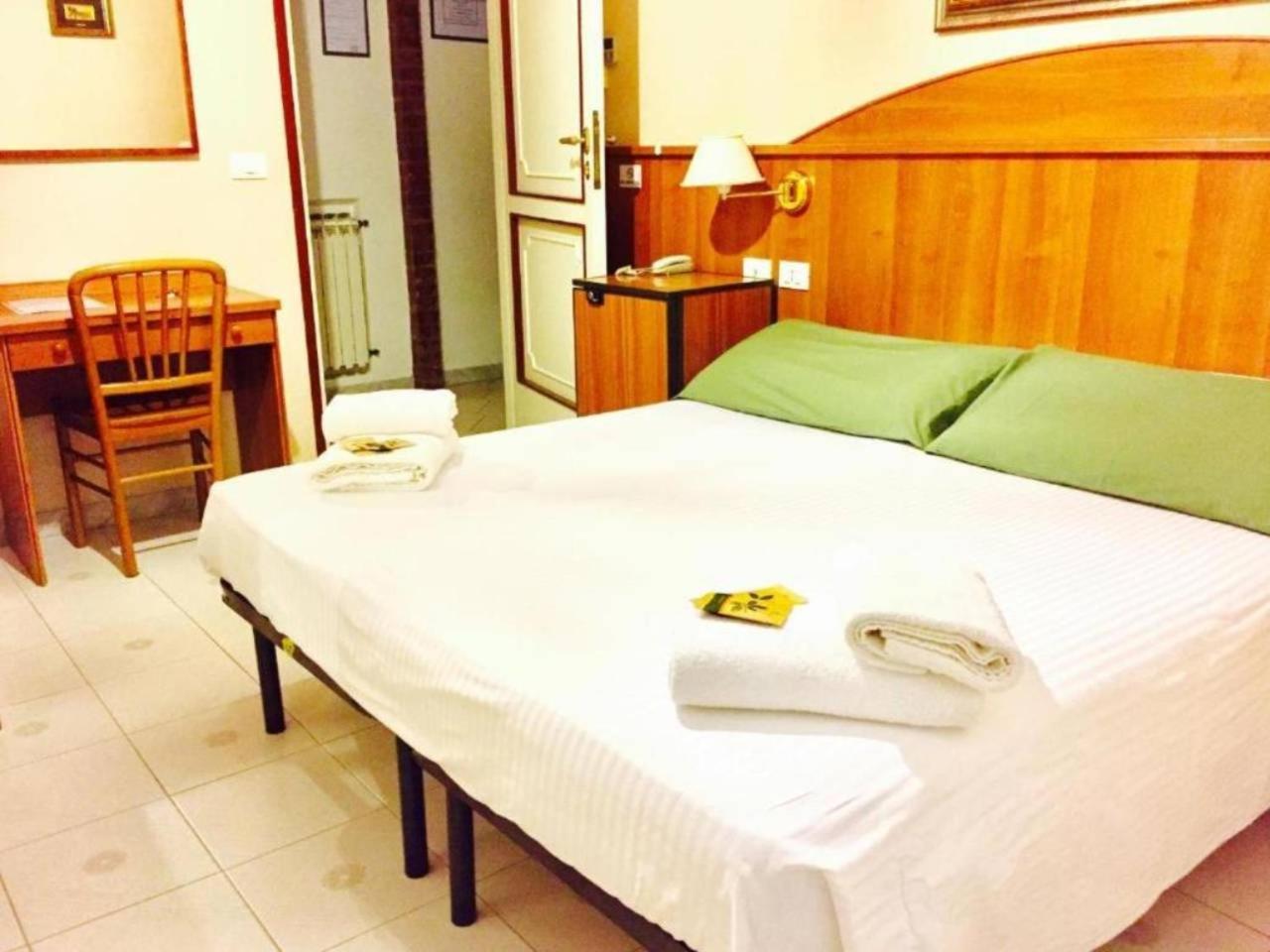 Nahid Accommodation Рим Экстерьер фото