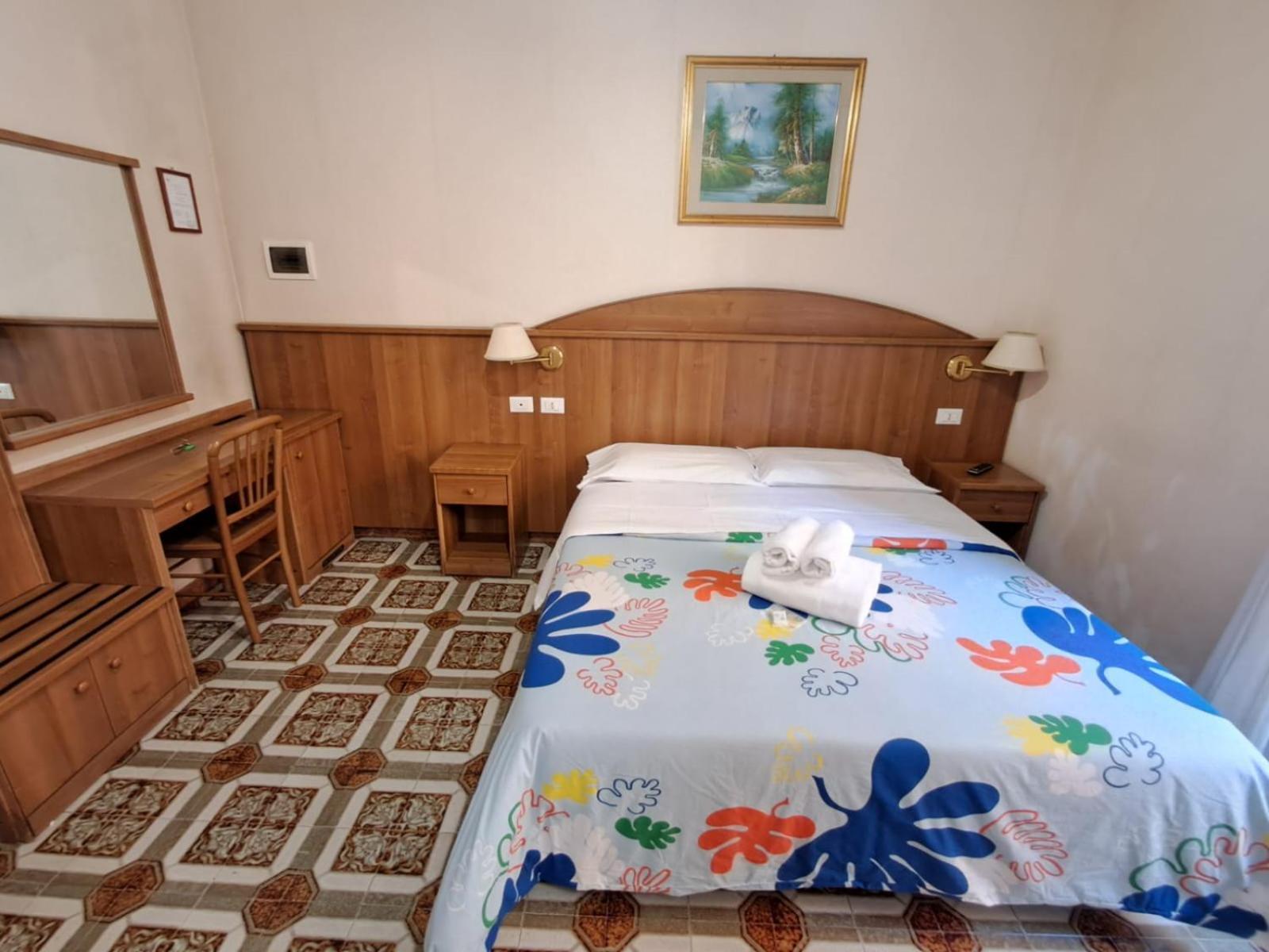 Nahid Accommodation Рим Экстерьер фото
