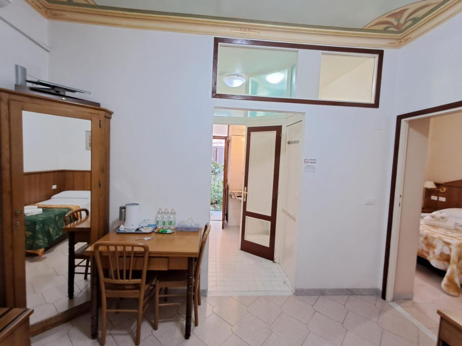 Nahid Accommodation Рим Экстерьер фото