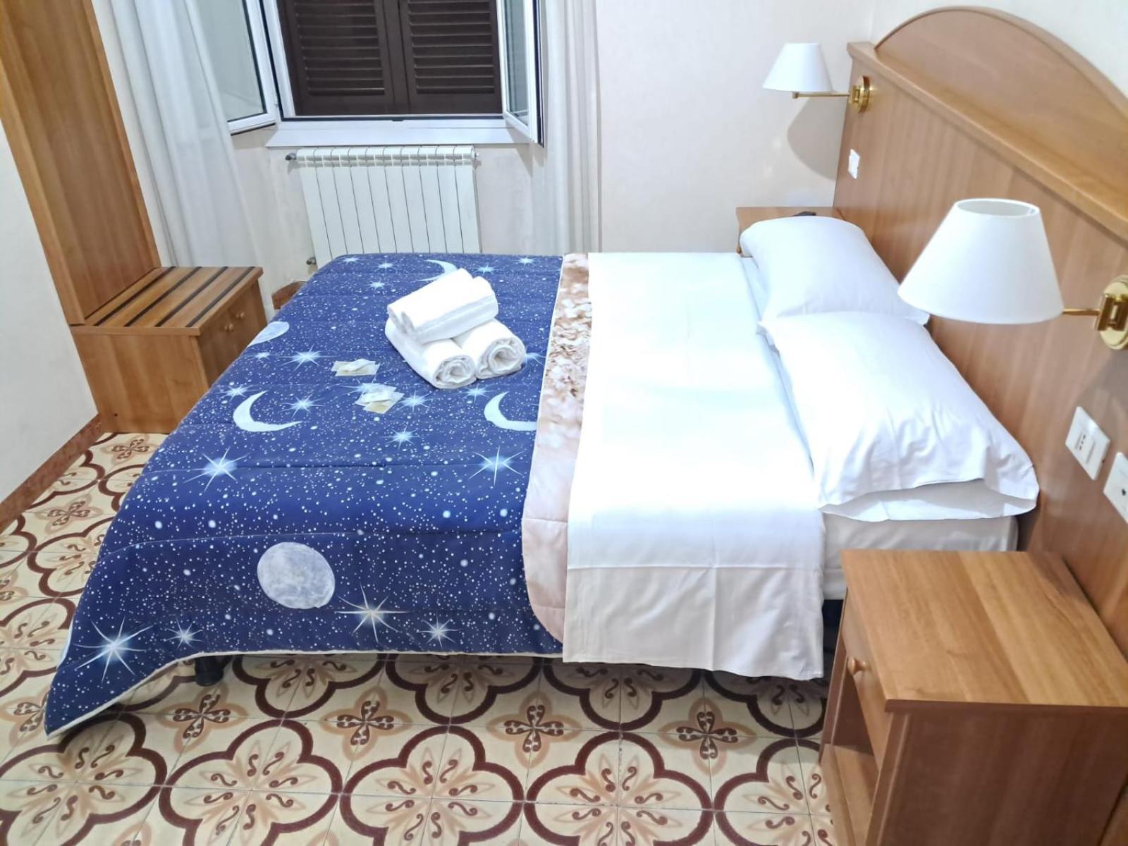 Nahid Accommodation Рим Экстерьер фото
