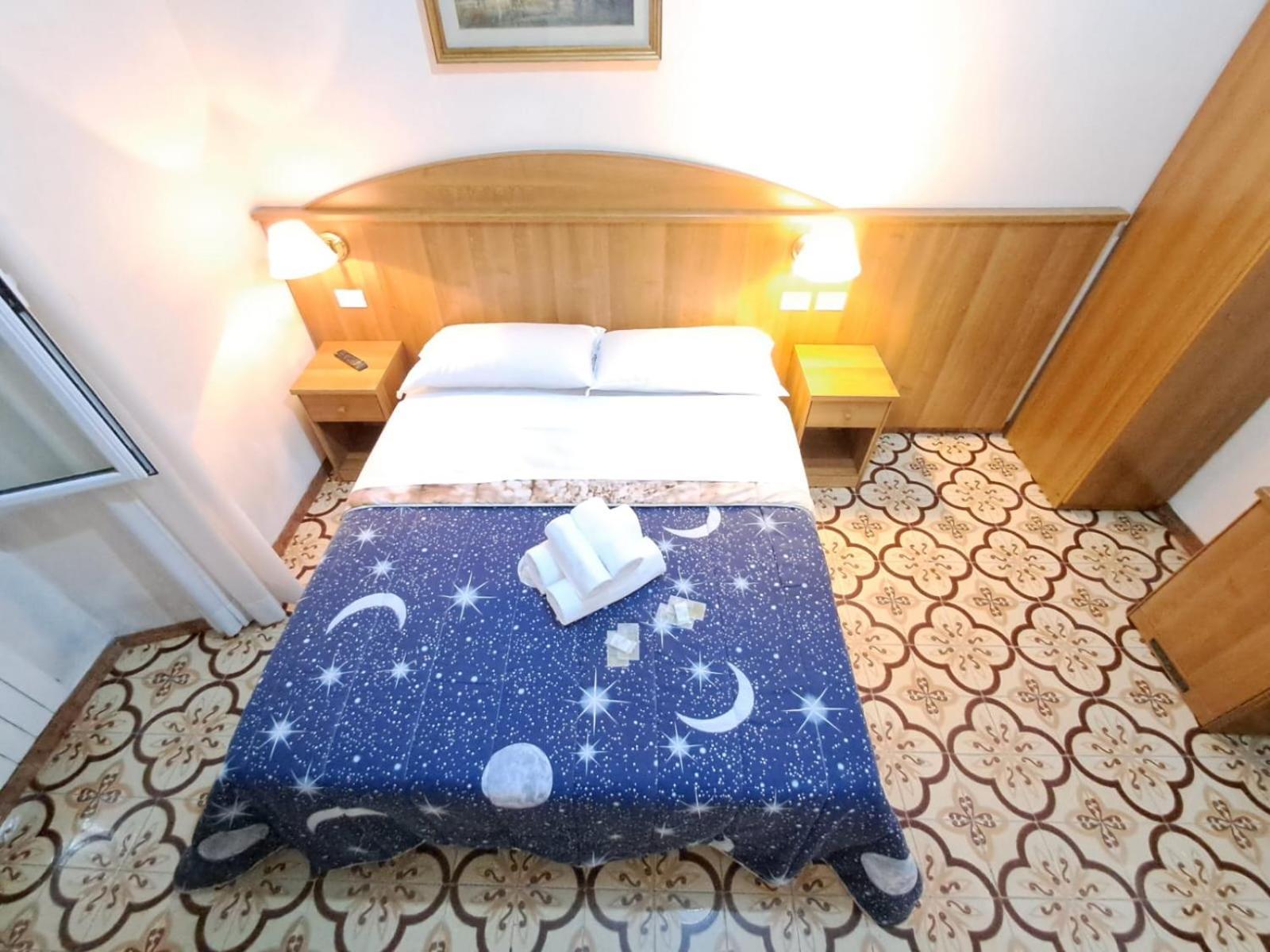 Nahid Accommodation Рим Экстерьер фото