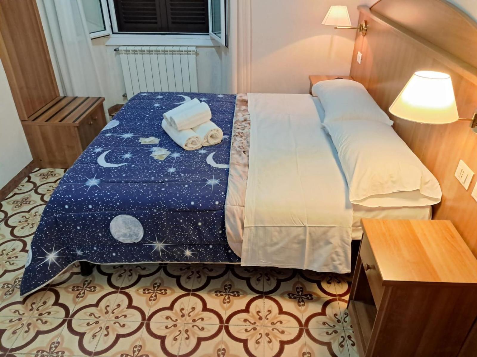 Nahid Accommodation Рим Экстерьер фото